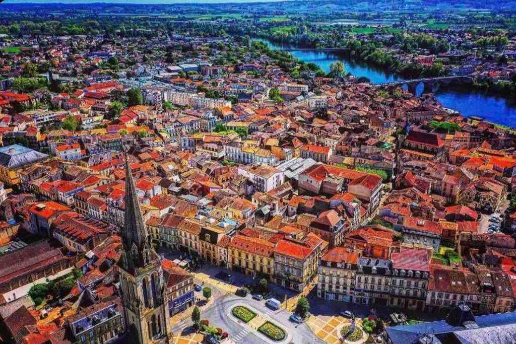 Apartament Columna Historya 2 Bergerac Zewnętrze zdjęcie